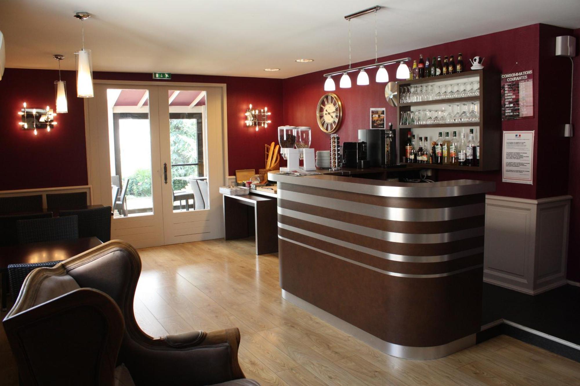 Contact Hotel Du Relais Thouars Exteriör bild