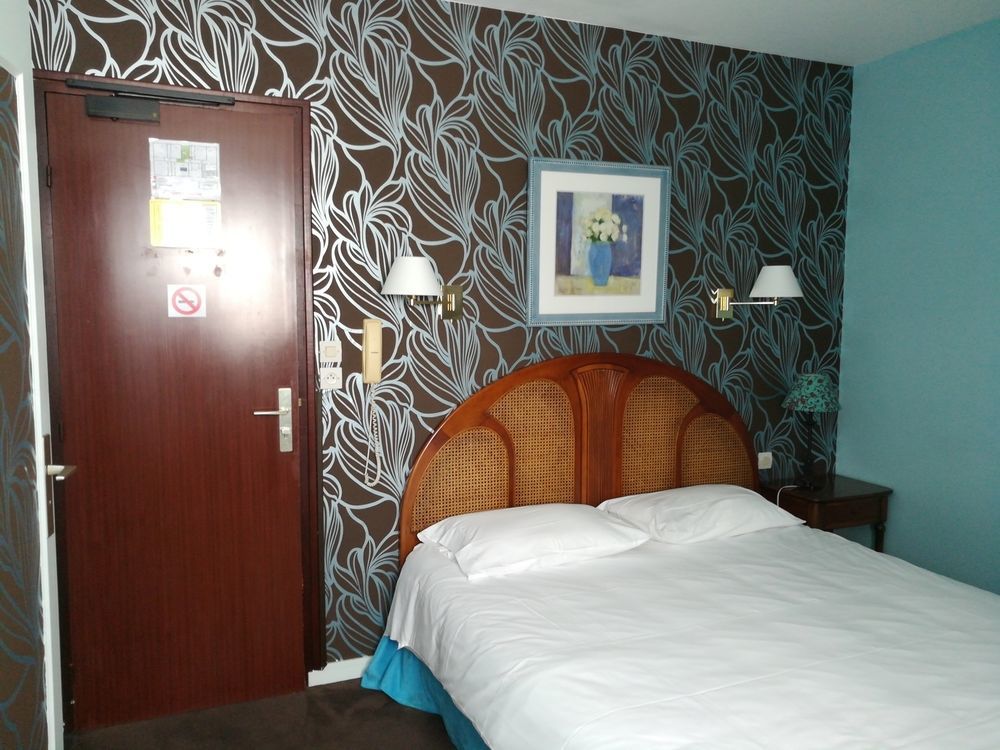 Contact Hotel Du Relais Thouars Exteriör bild
