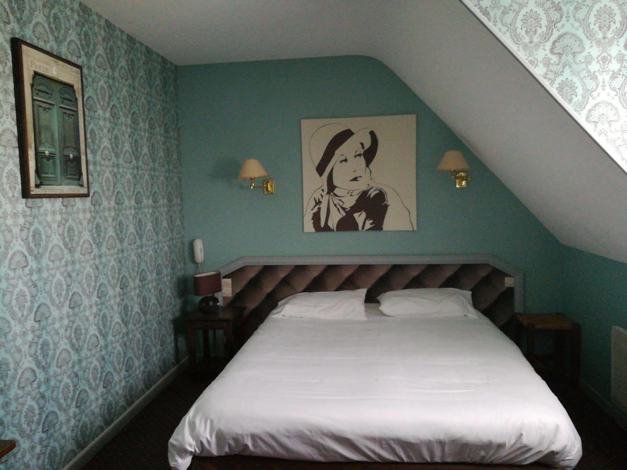 Contact Hotel Du Relais Thouars Exteriör bild