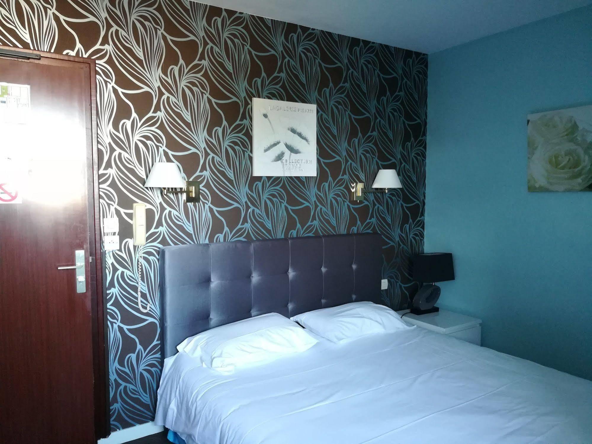 Contact Hotel Du Relais Thouars Exteriör bild
