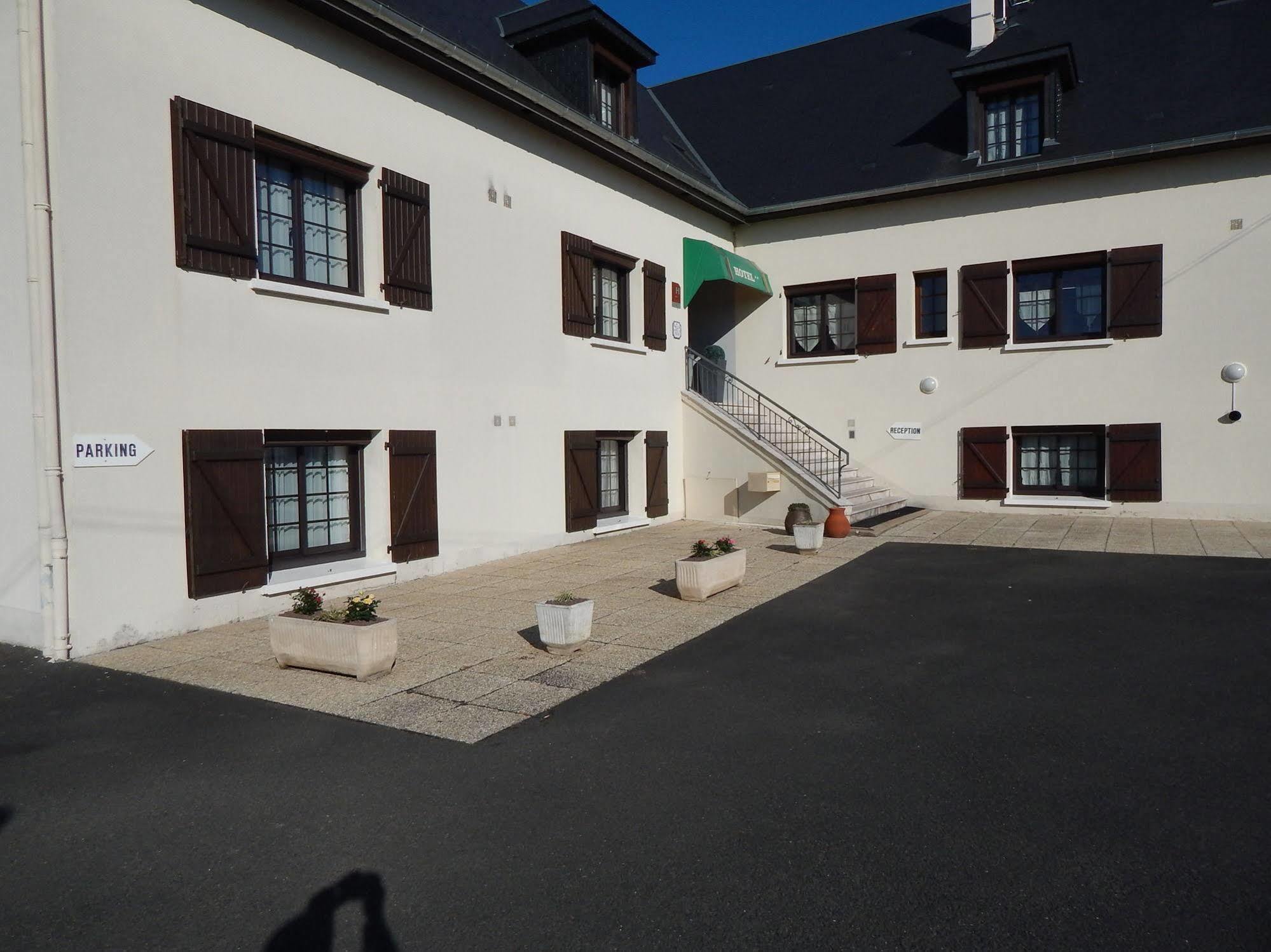 Contact Hotel Du Relais Thouars Exteriör bild